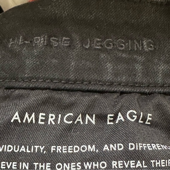 American Eagle Distressed The Luxe Jean Hi-Rise Jegging - Picture 9 of 9